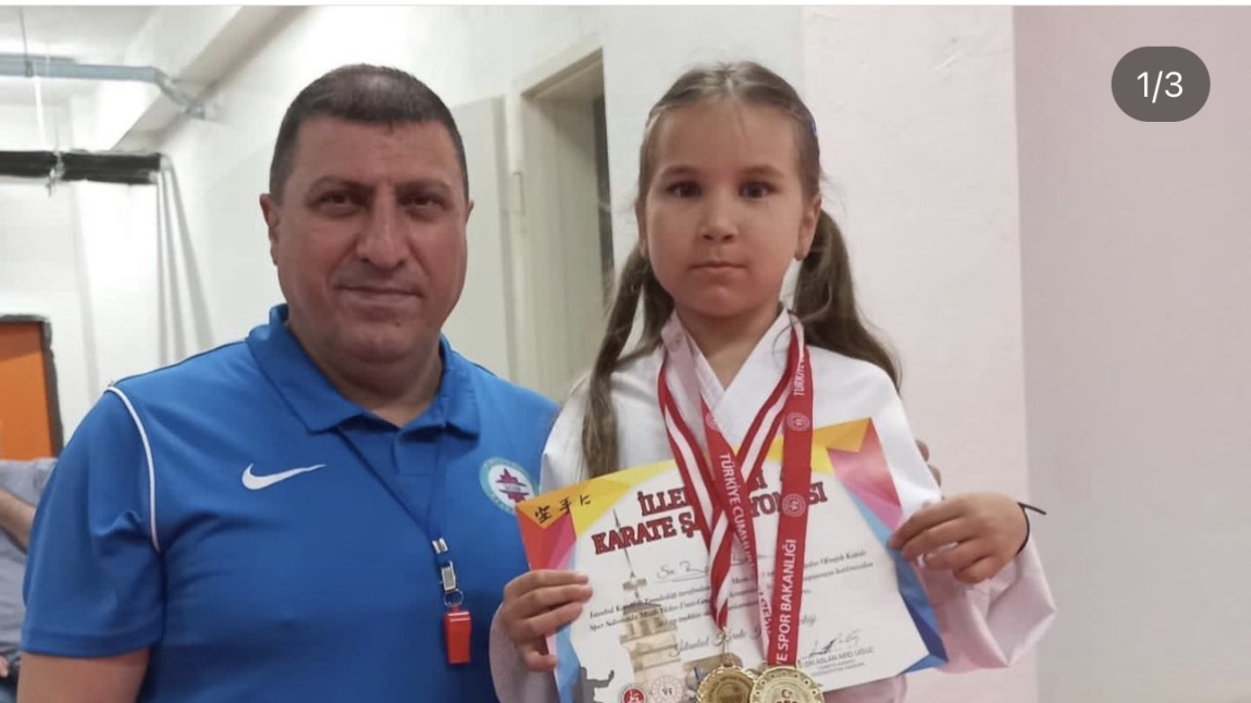 Öğrencimiz Belis BAYSAL Karete Türkiye şampiyonu oldu .